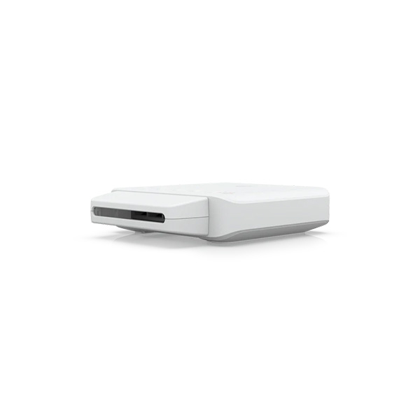 Ubiquiti USW‑Flex Layer 2, PoE switch with (5) GbE RJ45 ports, including (4) 802.3at PoE+ ports and (1) 802.3bt PoE++ input